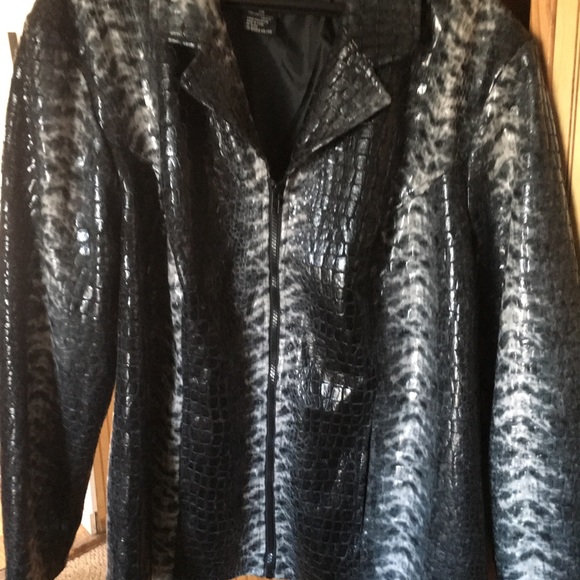 Python print jacket. - Picture 2 of 4